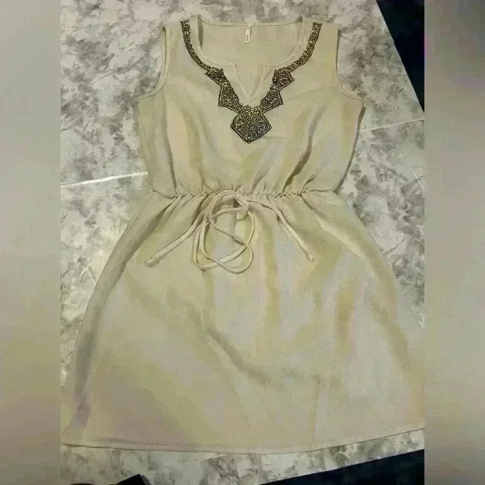 Sage Brand Ivory Sleeveless Embroidered Neckline Boho Dress Size Medium